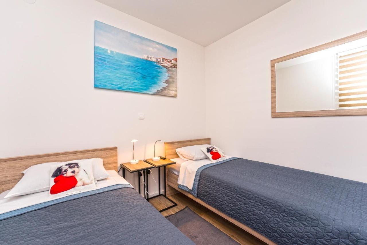 Relax Apartments Novalja Kültér fotó